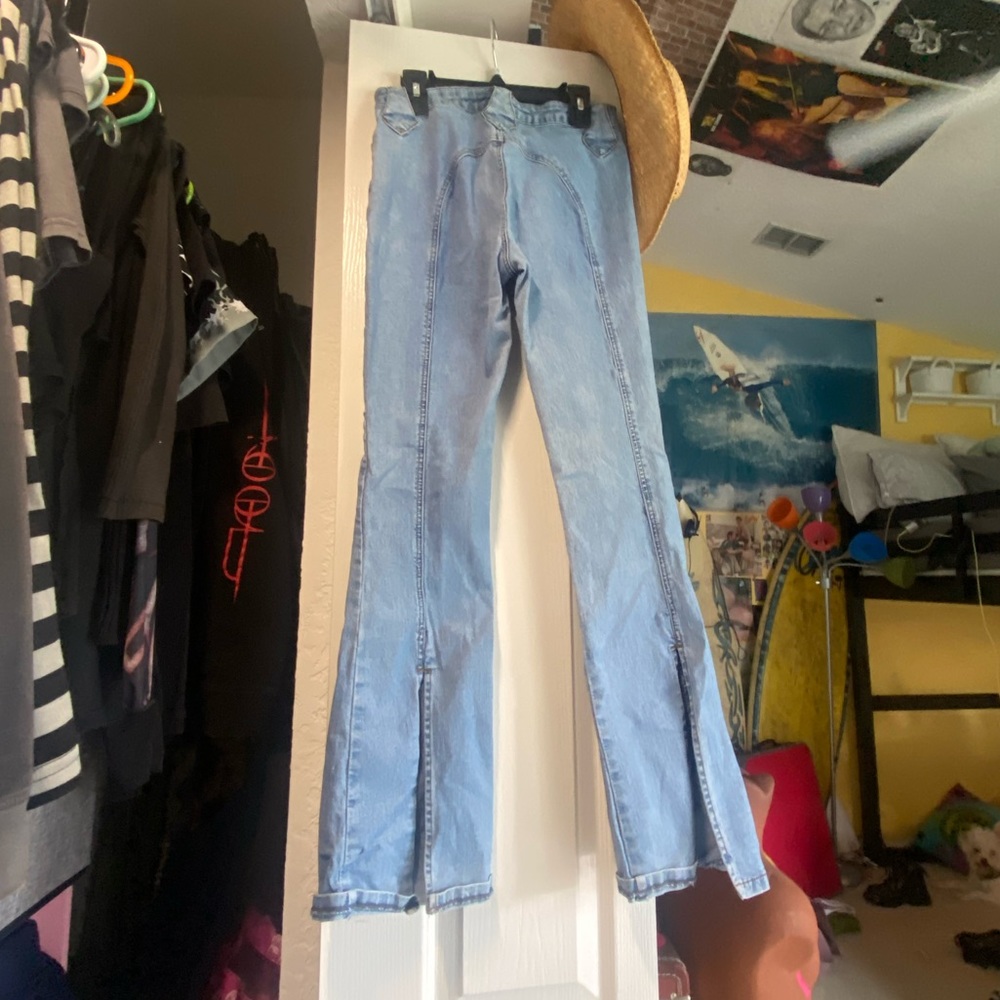 Size 25 vintage high waisted flare jeans.